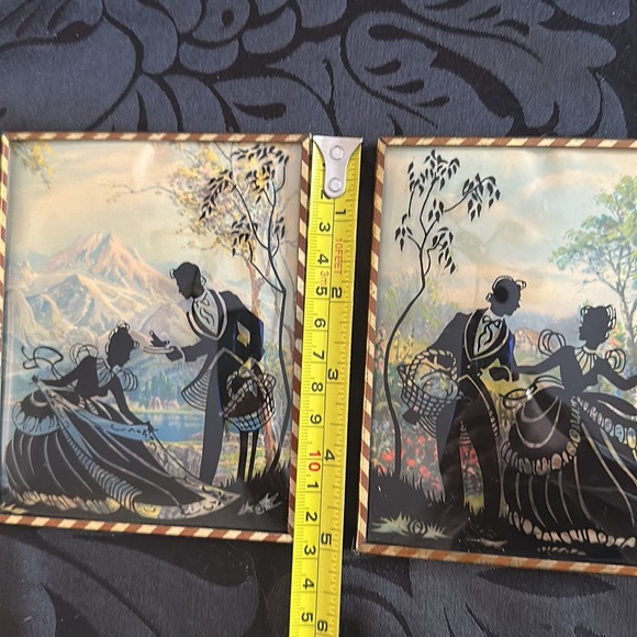 1930s reverse painted convex bubble glass silhouettes, courting scene, pair - Picture 8 of 8